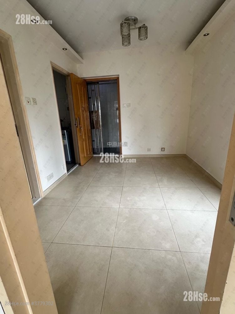 Lung Fung Garden Sell 2 Bedrooms 326 ft²