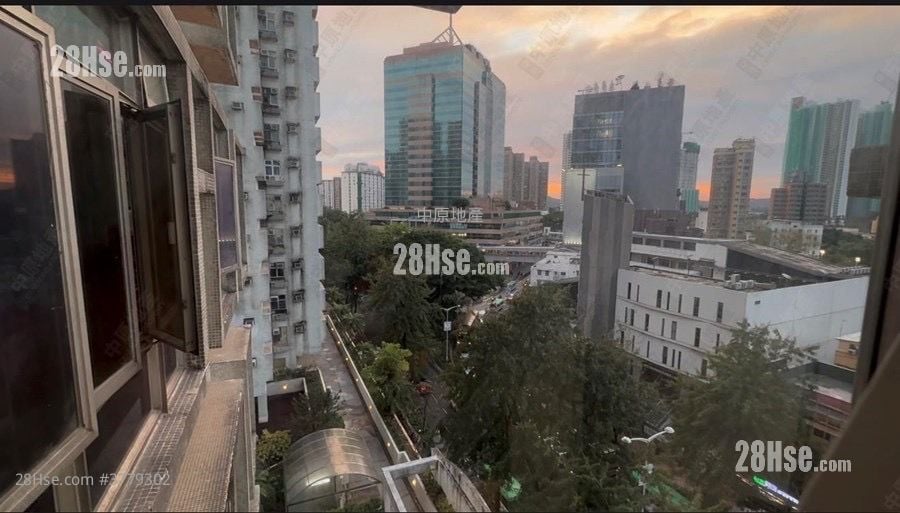 Lung Fung Garden Sell 2 Bedrooms 326 ft²