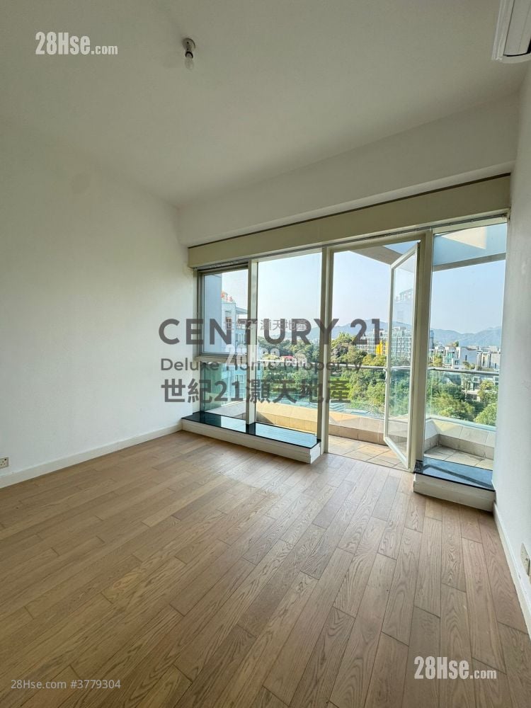 L'utopie Rental 4 Bedrooms , 3 Bathrooms 1,533 ft²