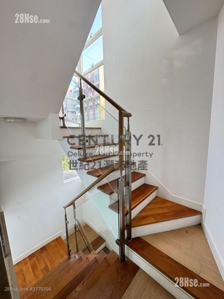 L'utopie Rental 4 Bedrooms , 3 Bathrooms 1,533 ft²