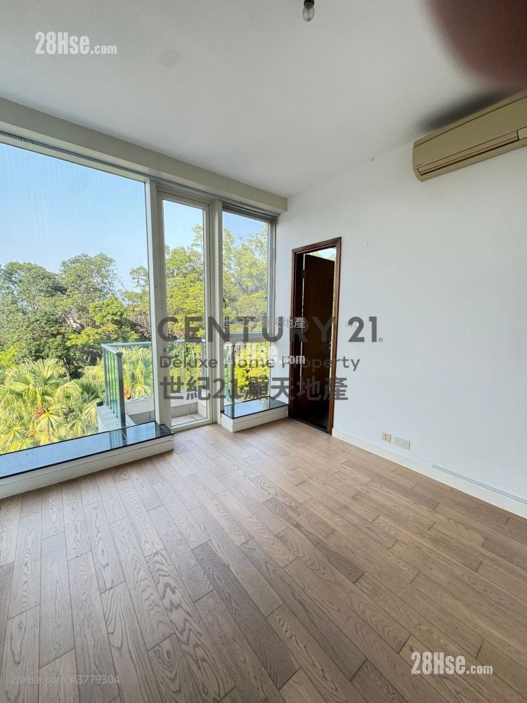 L'utopie Rental 4 Bedrooms , 3 Bathrooms 1,533 ft²