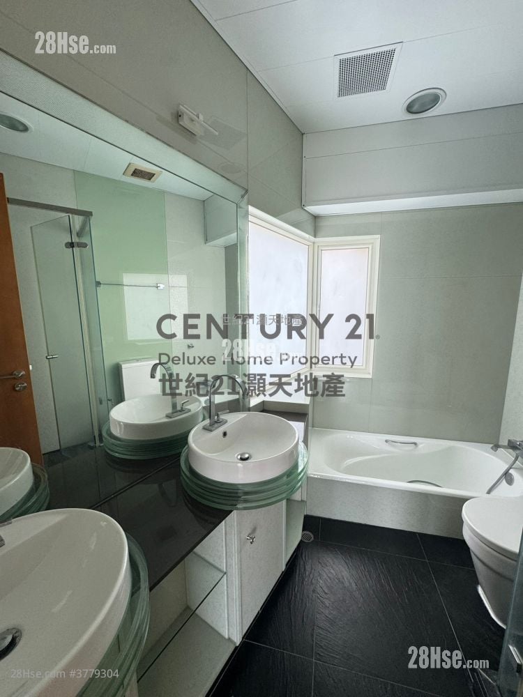 L'utopie Rental 4 Bedrooms , 3 Bathrooms 1,533 ft²