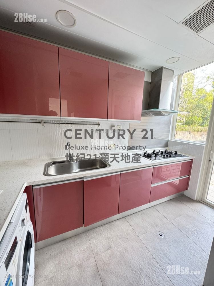 L'utopie Rental 4 Bedrooms , 3 Bathrooms 1,533 ft²