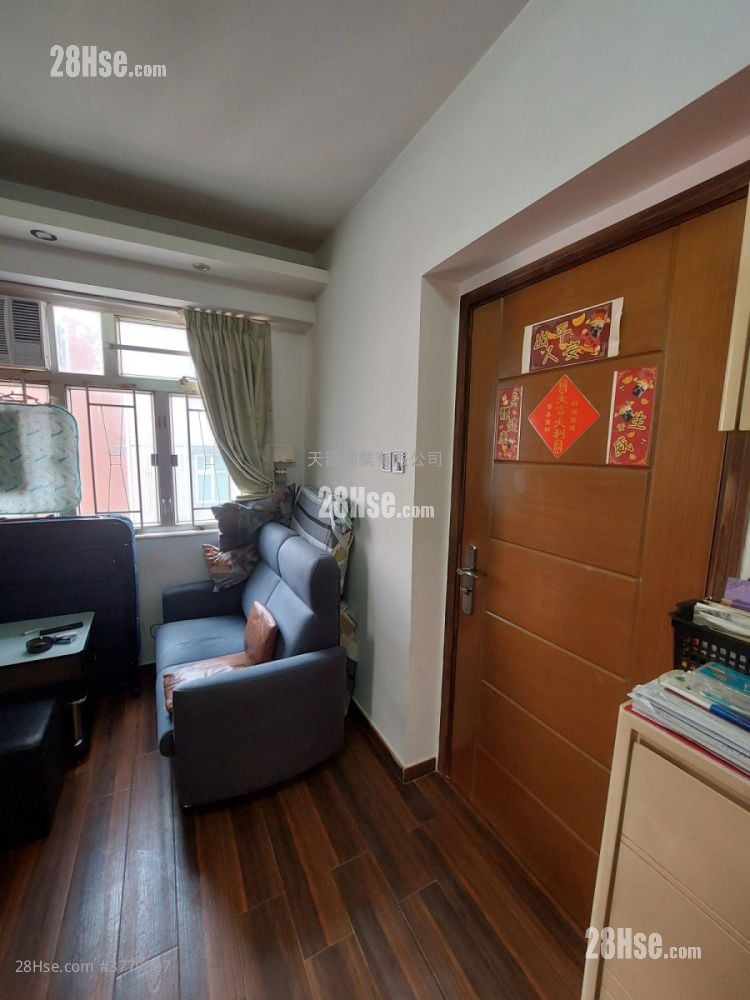 Fortune Building Sell 2 Bedrooms , 1 Bathroom 253 ft²