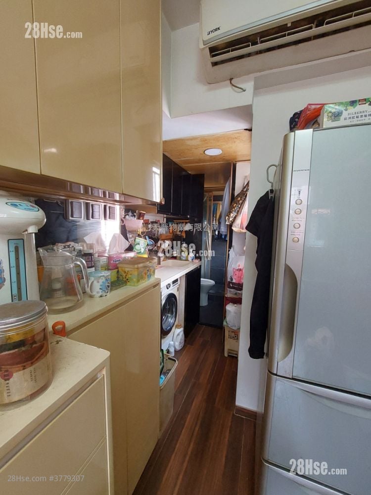 Fortune Building Sell 2 Bedrooms , 1 Bathroom 253 ft²