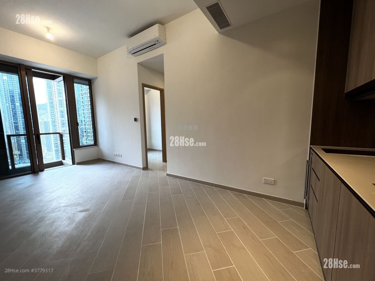 Lp10 Sell 2 Bedrooms , 1 Bathroom 484 ft²