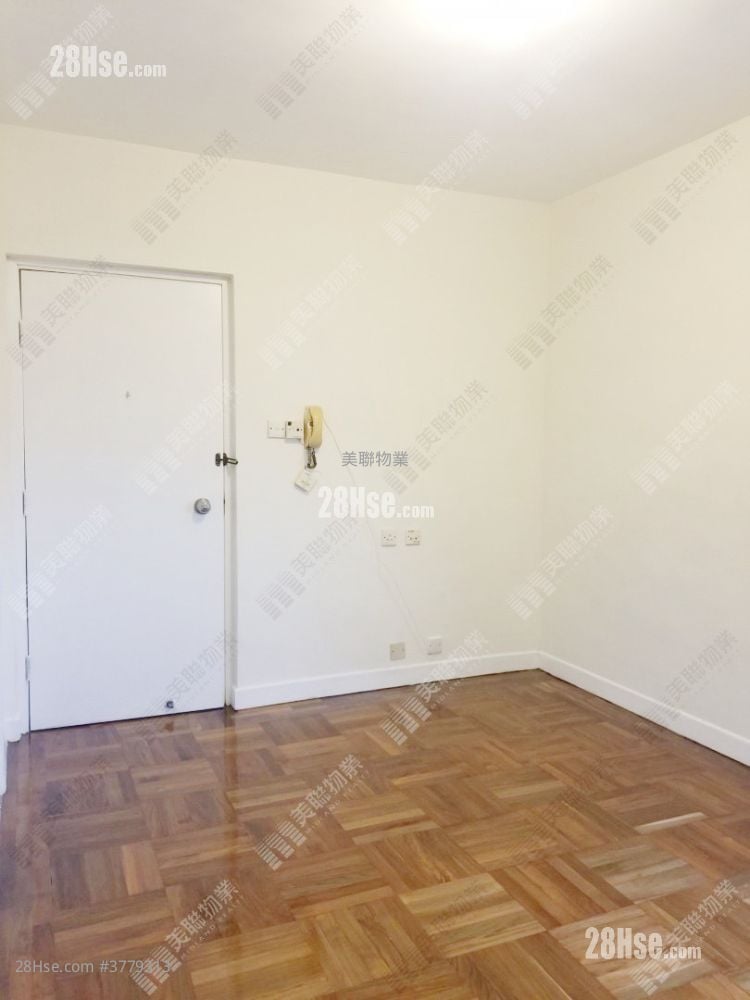 Lung Fung Garden Sell 2 Bedrooms , 1 Bathroom 333 ft²