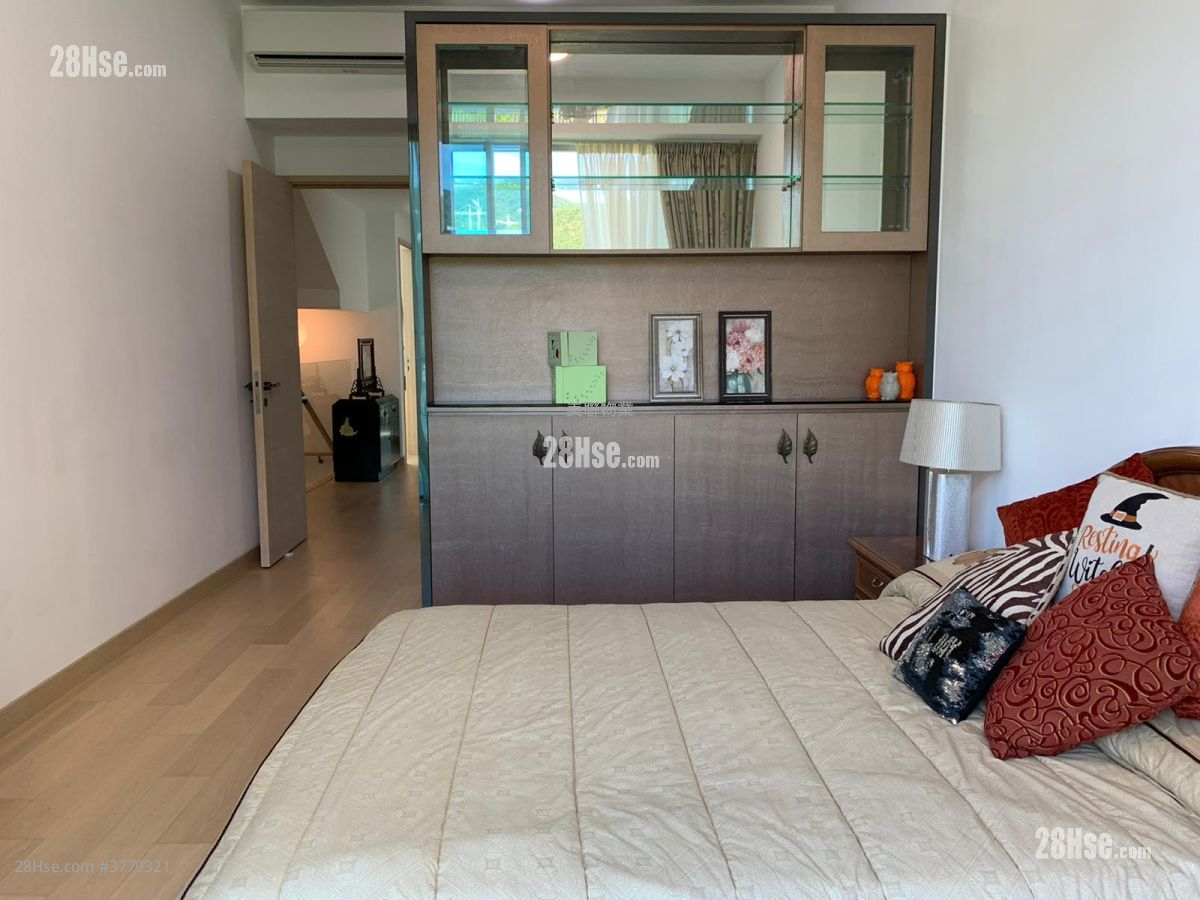 Savannah Sell 4 Bedrooms , 5+ Bathrooms 1,985 ft²