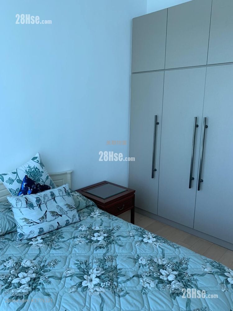 Savannah Sell 4 Bedrooms , 5+ Bathrooms 1,985 ft²