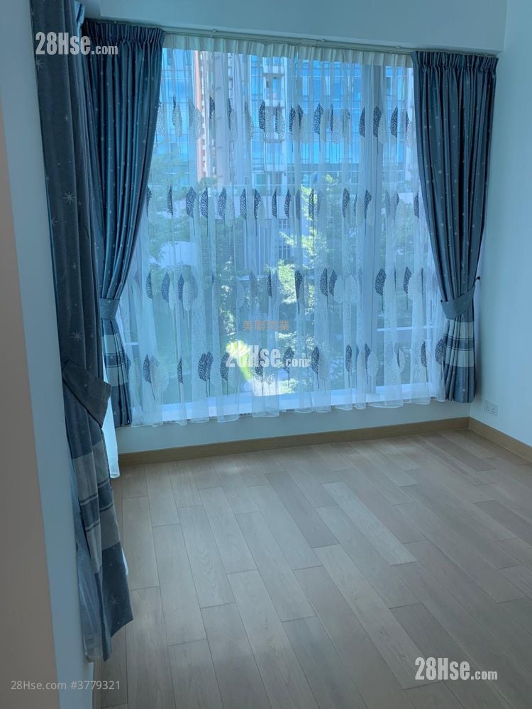 Savannah Sell 4 Bedrooms , 5+ Bathrooms 1,985 ft²