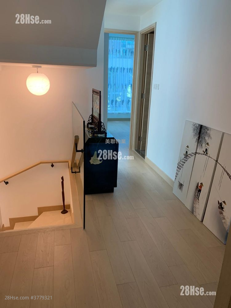 Savannah Sell 4 Bedrooms , 5+ Bathrooms 1,985 ft²