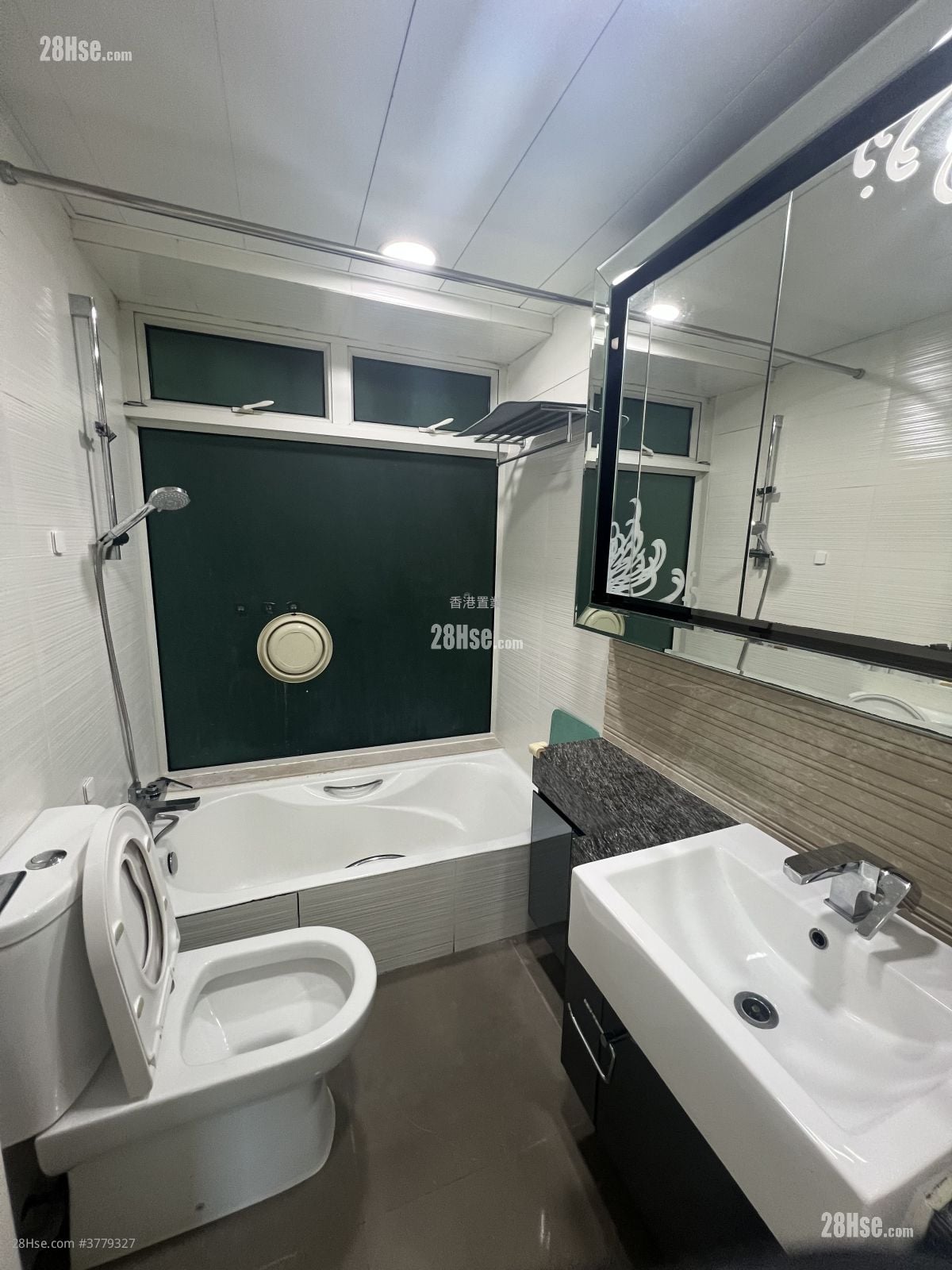 峻滢 租盘 3 房 , 2 浴室 694 平方尺