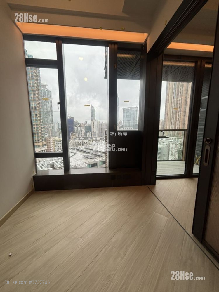 Gateway Square Mile Rental 1 Bedroom , 1 Bathroom 272 ft²