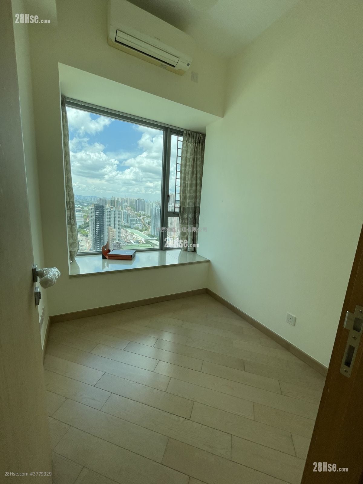 Century Gateway Sell 2 Bedrooms 488 ft²