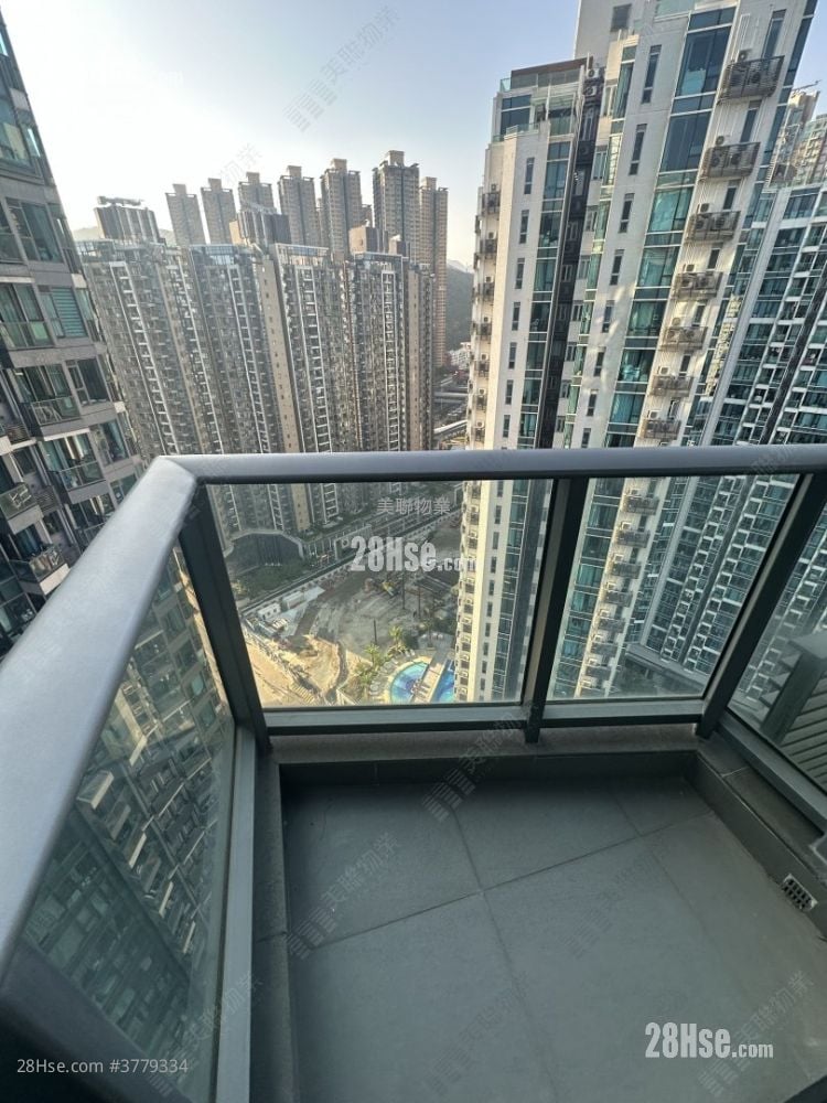 Twin Peaks Sell 1 Bedroom 358 ft²