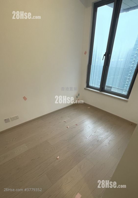 Sea To Sky Sell 2 Bedrooms , 1 Bathroom 468 ft²
