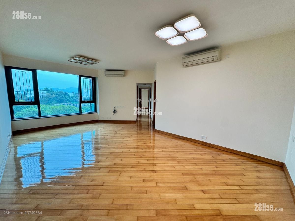 Palatial Coast Rental 3 Bedrooms , 2 Bathrooms 1,212 ft²