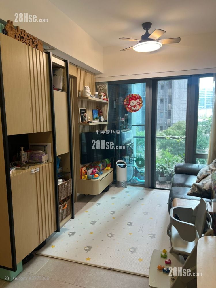 St Martin Sell 1 Bedroom , 1 Bathroom 340 ft²