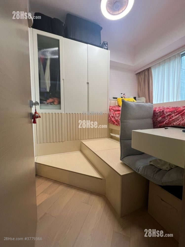 St Martin Sell 1 Bedroom , 1 Bathroom 340 ft²