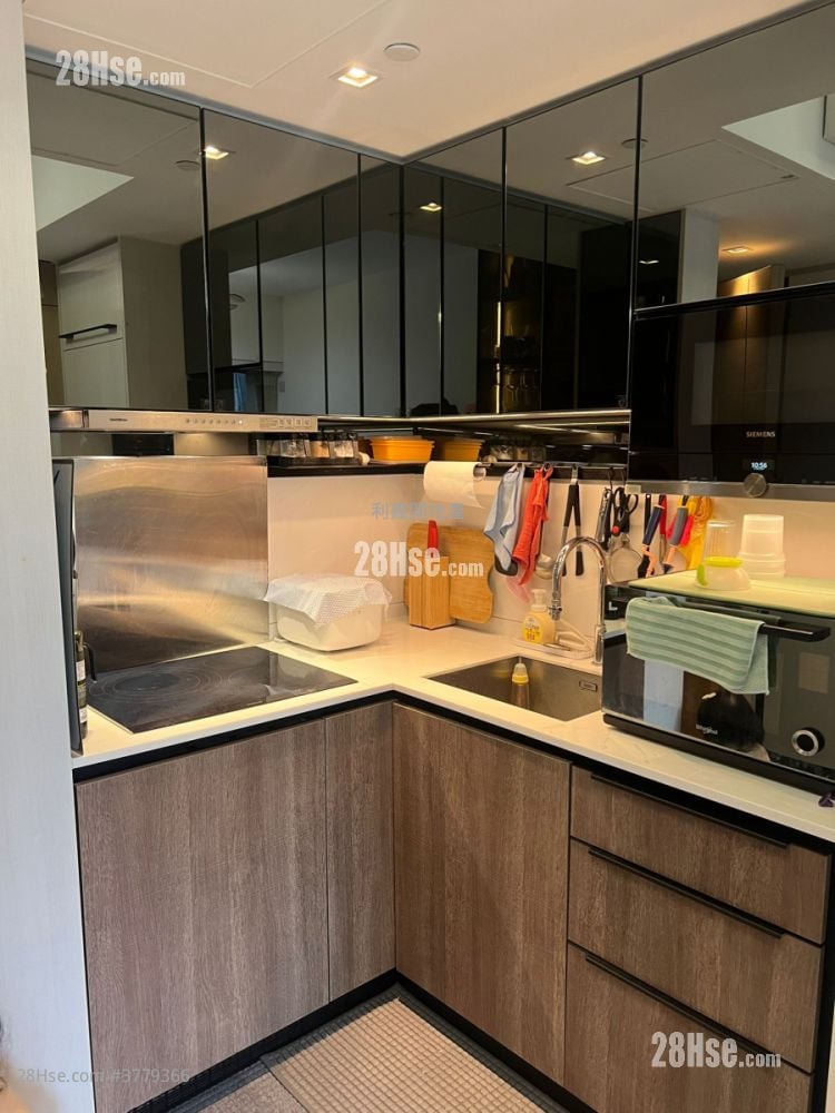 St Martin Sell 1 Bedroom , 1 Bathroom 340 ft²