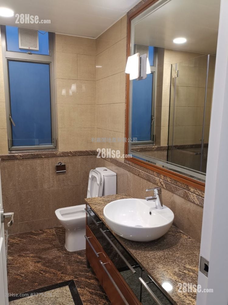 The Cairnhill Sell 4 Bedrooms , 3 Bathrooms 1,158 ft²