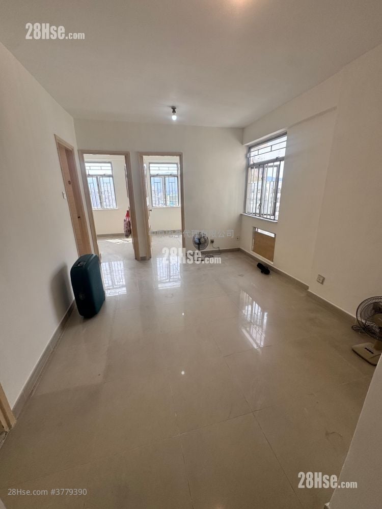 Tai Po Plaza Sell 2 Bedrooms 412 ft²
