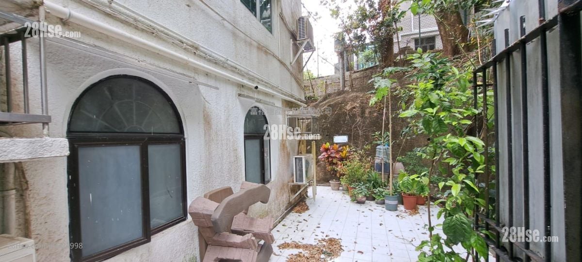 Kak Tin Village Sell 2 Bedrooms , 1 Bathroom 700 ft²