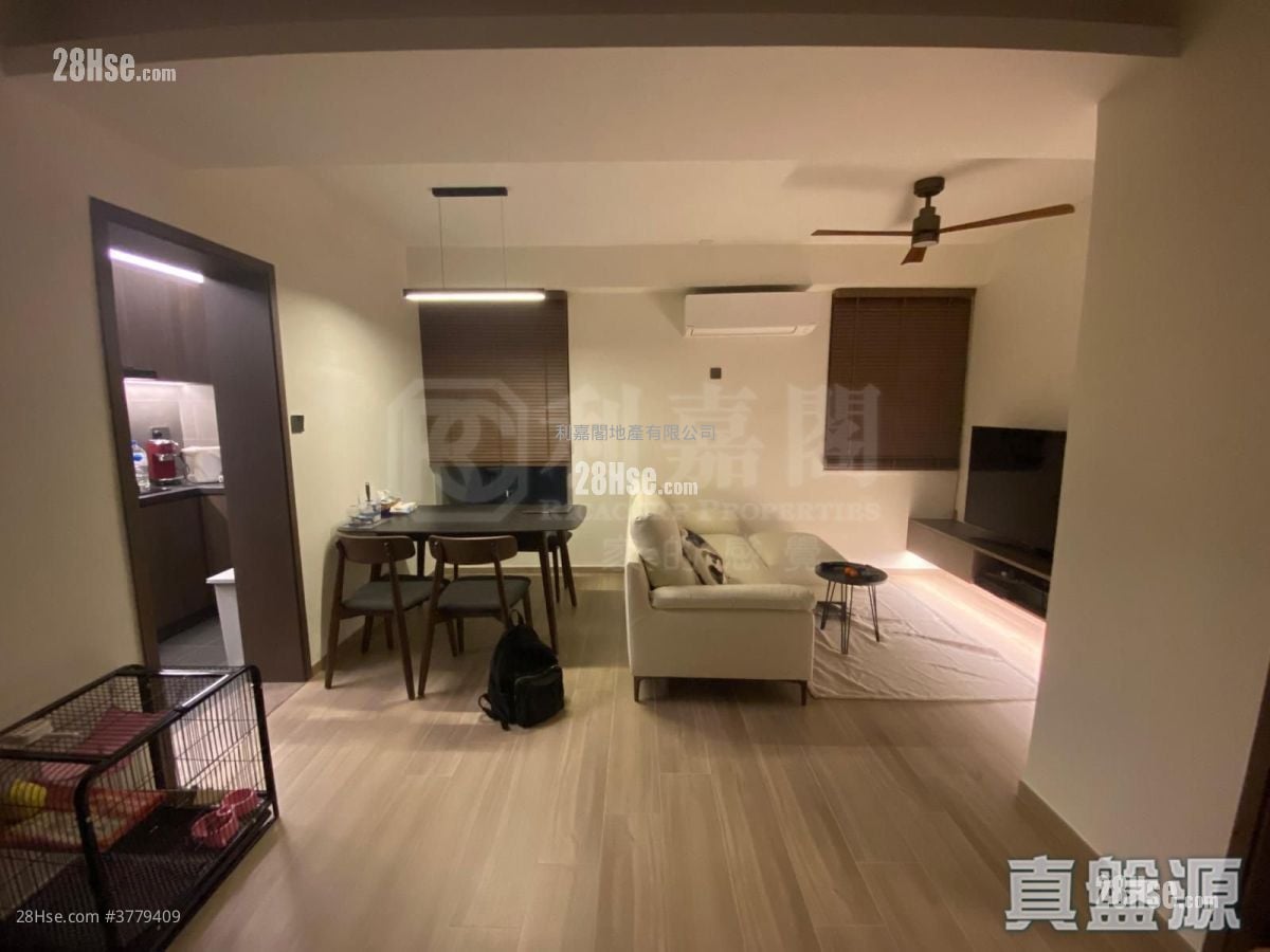 Bauhinia Garden Sell 2 Bedrooms 427 ft²