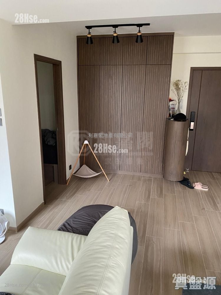 Bauhinia Garden Sell 2 Bedrooms 427 ft²