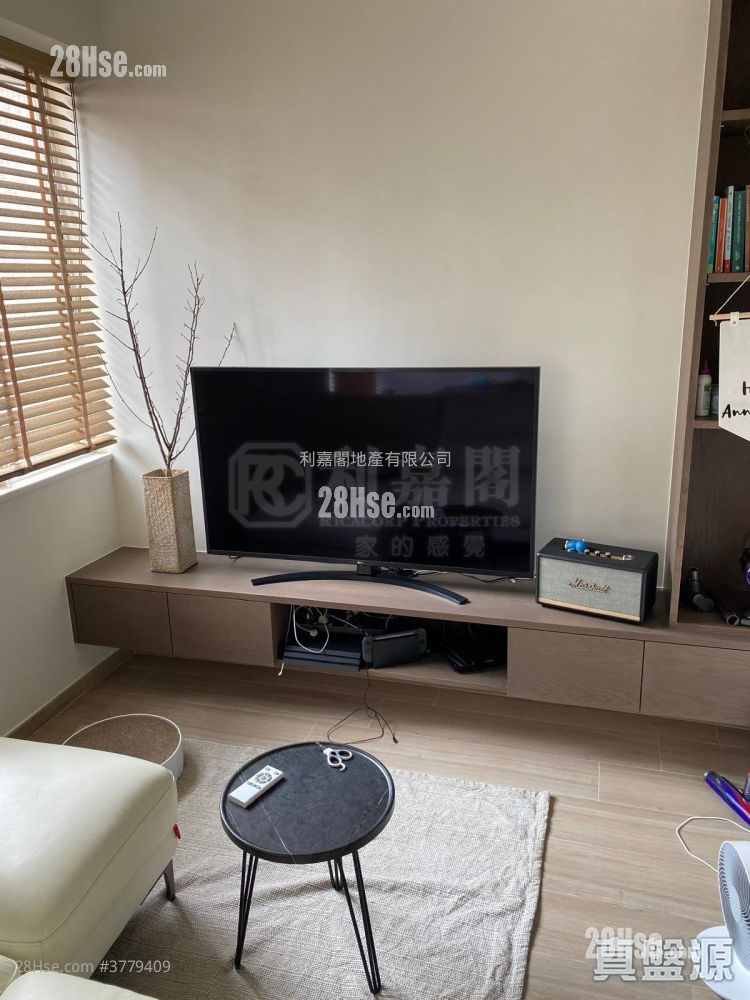 Bauhinia Garden Sell 2 Bedrooms 427 ft²