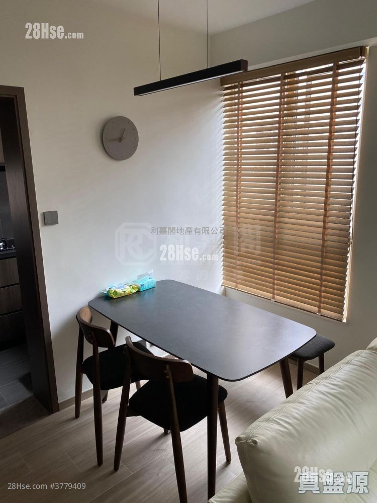 Bauhinia Garden Sell 2 Bedrooms 427 ft²