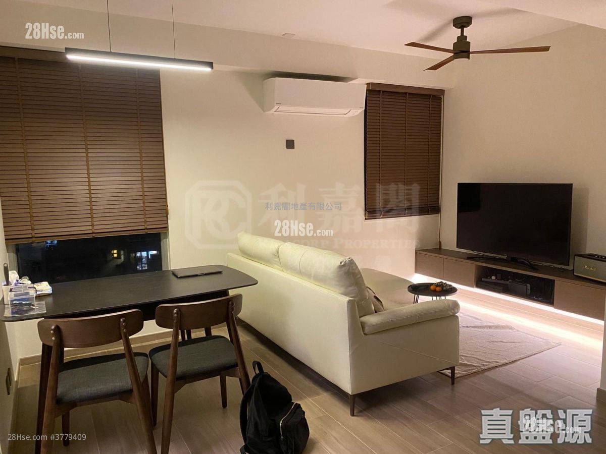 Bauhinia Garden Sell 2 Bedrooms 427 ft²