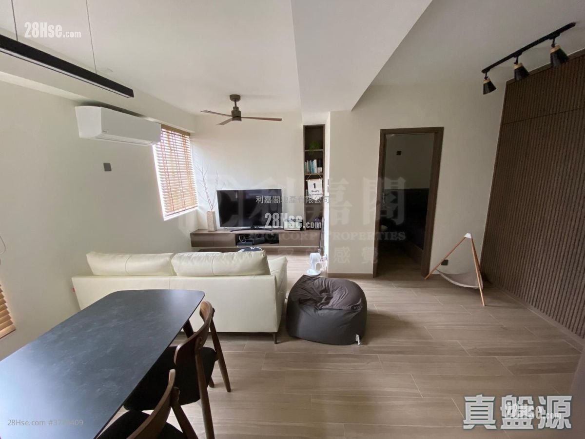 Bauhinia Garden Sell 2 Bedrooms 427 ft²