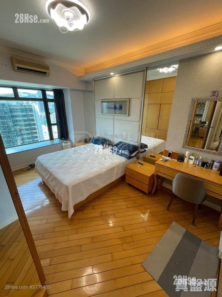 Royal Peninsula Sell 3 Bedrooms 1,043 ft²