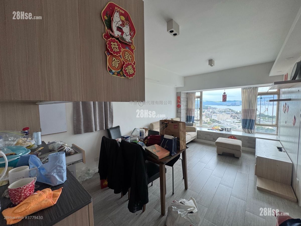 Riviera Lodge Rental 3 Bedrooms 608 ft²