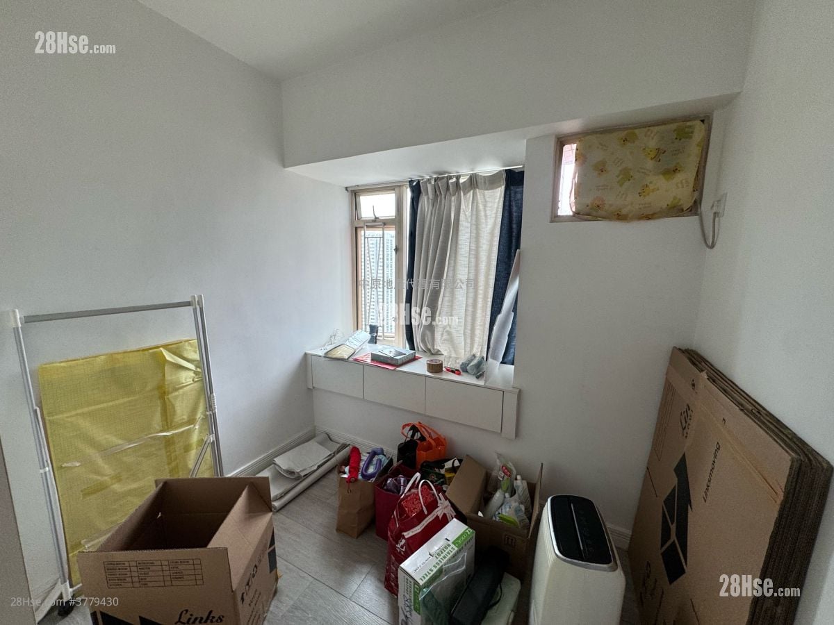 Riviera Lodge Rental 3 Bedrooms 608 ft²