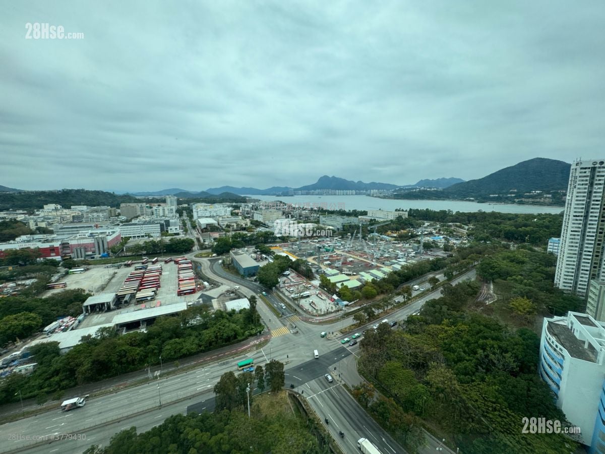 Riviera Lodge Rental 3 Bedrooms 608 ft²