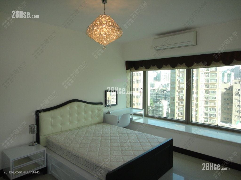 主人房: 半山壹号 售盘 3 房 , 3 浴室 1,137 平方尺