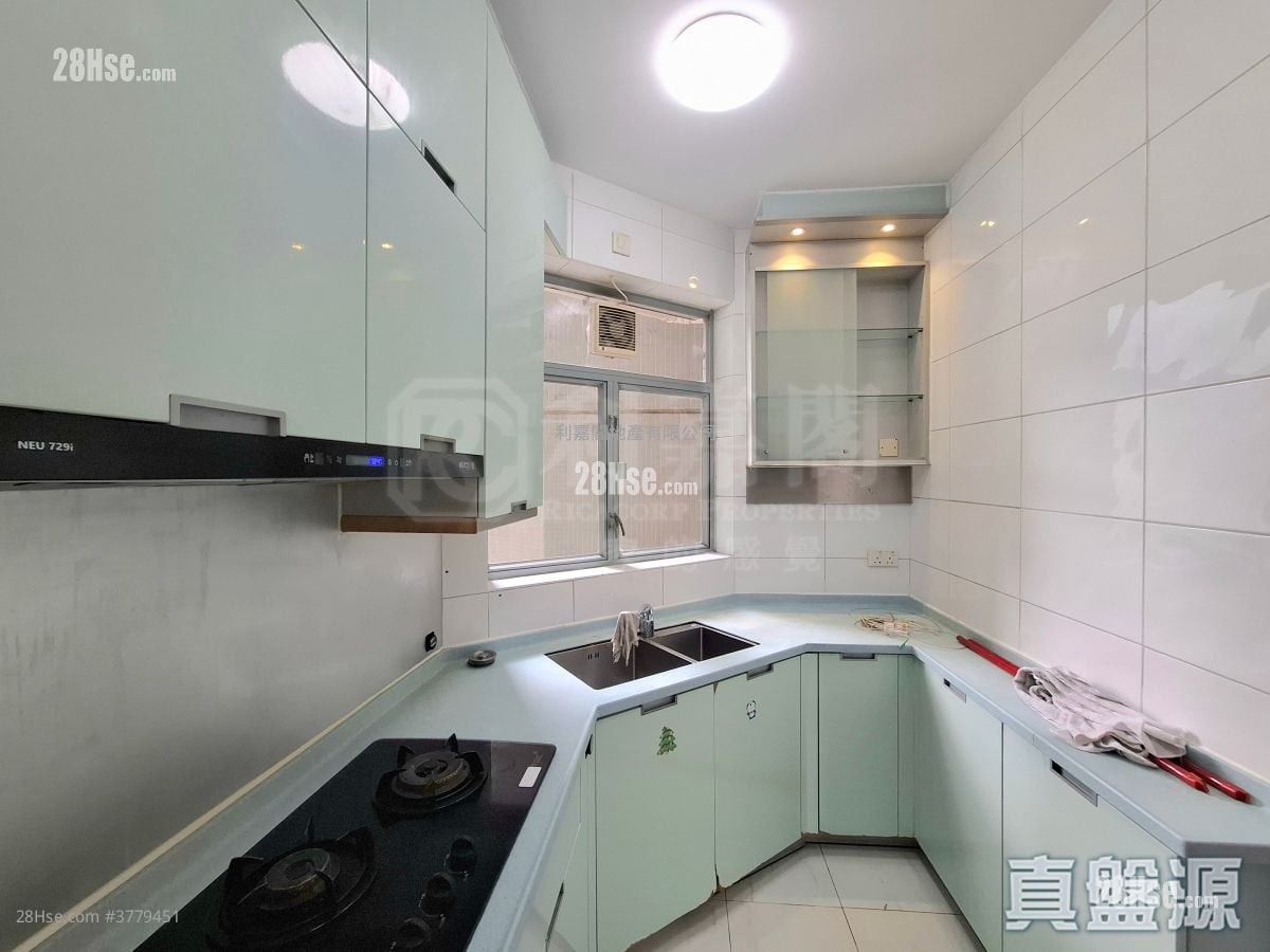 蓝天海岸 售盘 3 房 , 2 浴室 781 平方尺