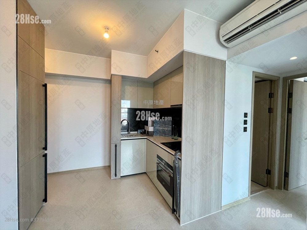 kitchen: Atrium House Sell 2 Bedrooms 434 ft²