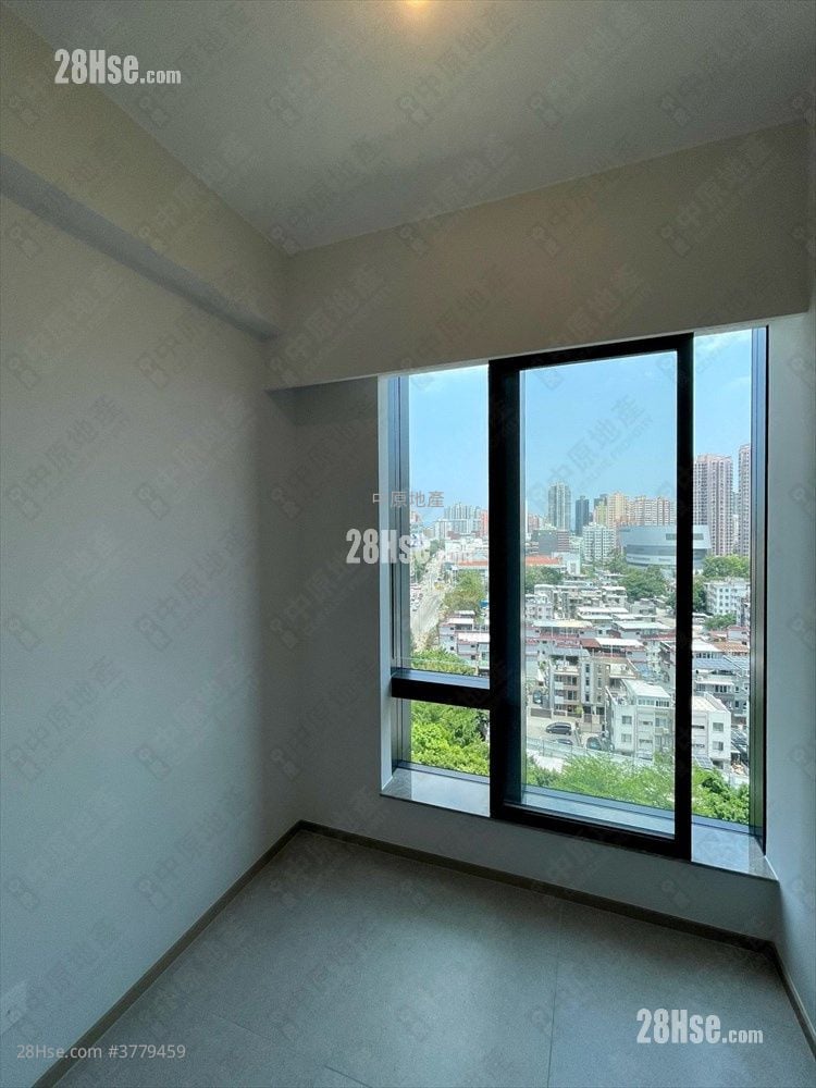 bedroom 1: Atrium House Sell 2 Bedrooms 434 ft²