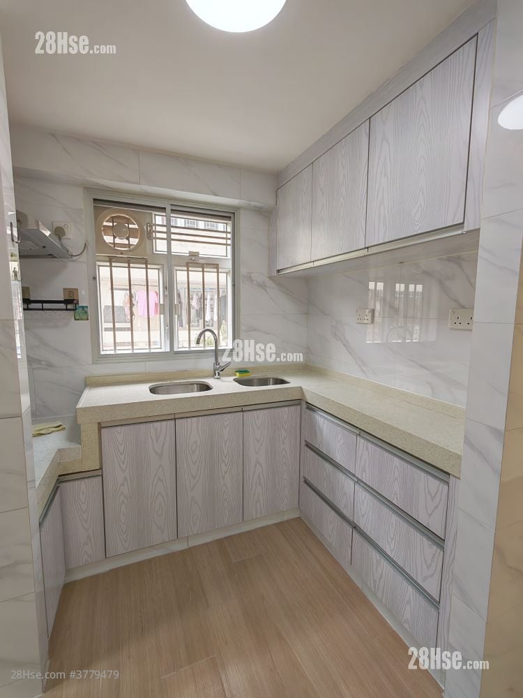 鹽田角村 Rental 3 Bedrooms , 1 Bathroom 700 ft²