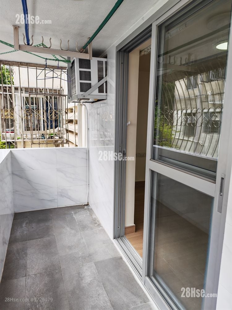 鹽田角村 Rental 3 Bedrooms , 1 Bathroom 700 ft²