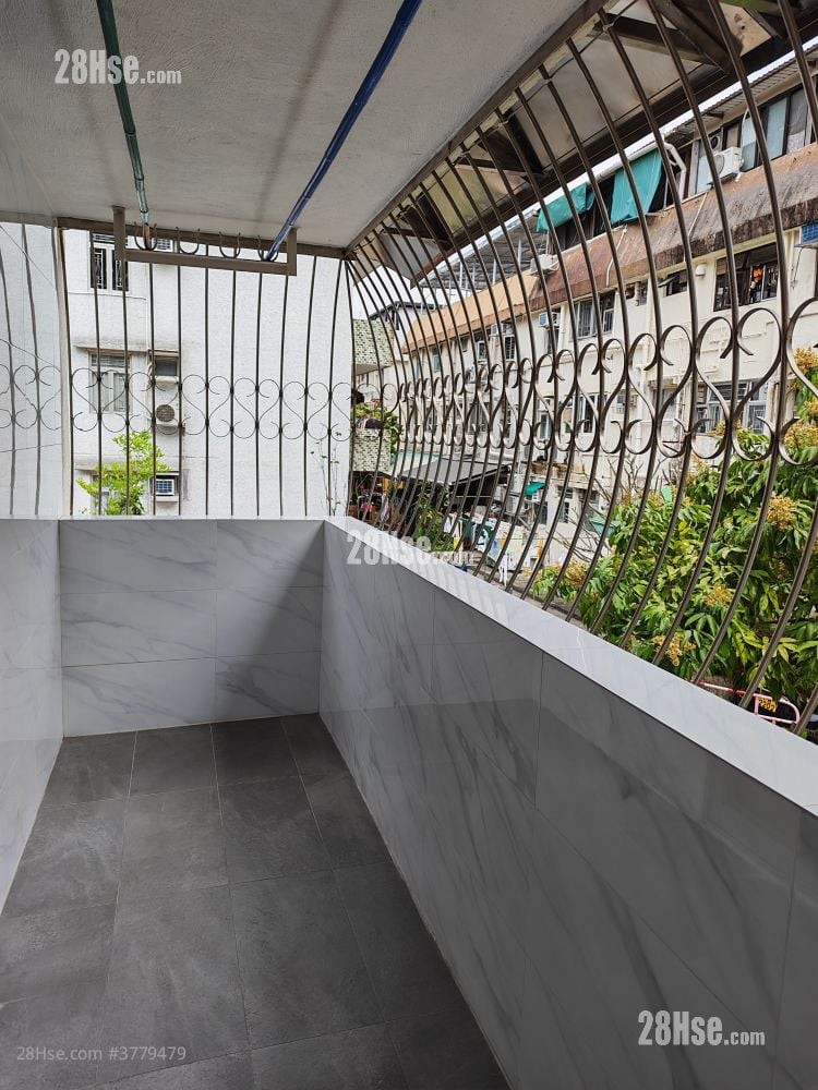 鹽田角村 Rental 3 Bedrooms , 1 Bathroom 700 ft²