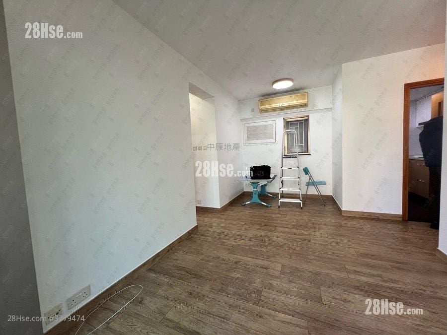 Yoho Town Sell 2 Bedrooms 463 ft²