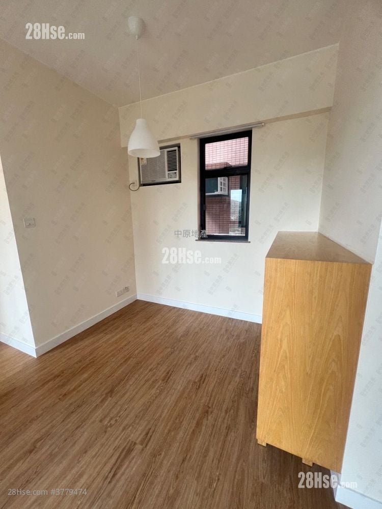 Yoho Town Sell 2 Bedrooms 463 ft²