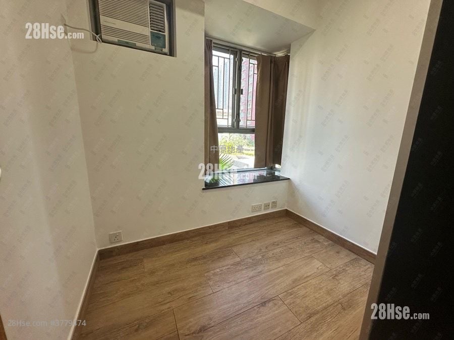 Yoho Town Sell 2 Bedrooms 463 ft²