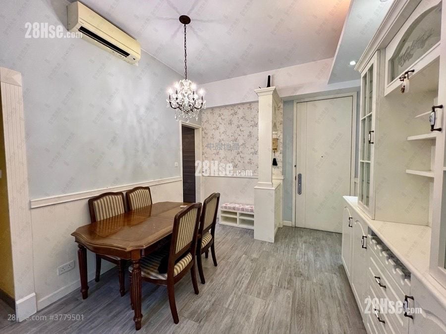 The Woodsville Sell 4 Bedrooms 809 ft²