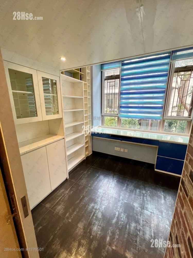 The Woodsville Sell 4 Bedrooms 809 ft²