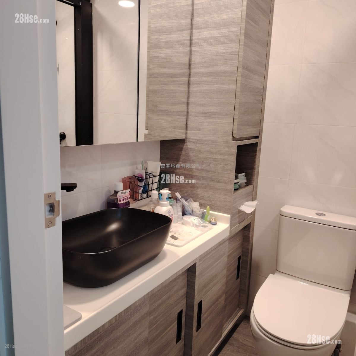 Shan Lai Court Sell 2 Bedrooms 380 ft²